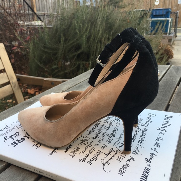 BCBG Generation Cream and Black Pumps - Picture 2 of 5